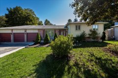 11-burbank-Front-Yard