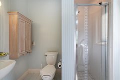 06-Ensuite-Bathroom