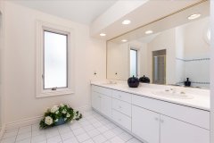 31-Ensuite-Bathroom