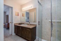 18-Ensuite-Bathroom