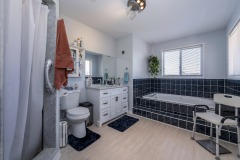 20-Ensuite-Bathroom
