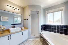 25-Ensuite-Bathroom