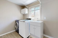 18-Main-Floor-Laundry-Room