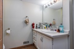 196-edgehill-In-Law-Suite-Bathroom-2