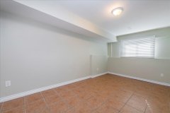 196-edgehill-In-Law-Suite-Bedroom-1-1