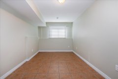 196-edgehill-In-Law-Suite-Bedroom-1-2