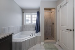 18-Ensuite-Bathroom