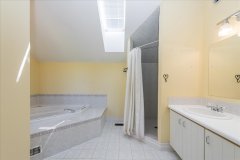 35-Ensuite-Bathroom