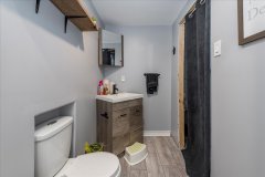 25-Bathroom