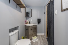 25-Bathroom
