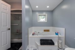 17-Ensuite-Bathroom