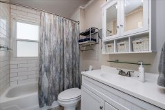 11-Bathroom