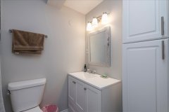 28-frontier-In-Law-Suite-Bathroom