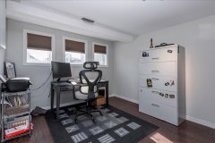 28-frontier-In-Law-Suite-Bedroom