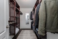 24-Walk-In-Closet
