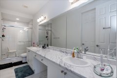 11-Ensuite-Bathroom