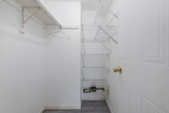302-492-laclie-Walk-In-Closet