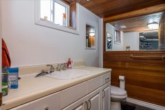 25-In-Law-Suite-Bathroom