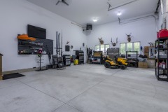 50-Inside-Garage