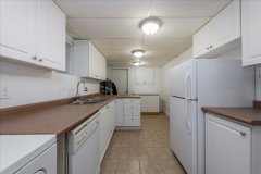 27-Kitchenet