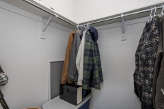 16-Walk-In-Closet