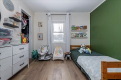 8906-5th-line-14-Bedroom-2