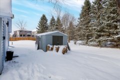 8906-5th-line-25-Side-Yard