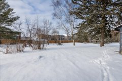 8906-5th-line-33-Back-Yard