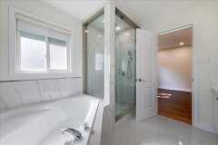 20-Ensuite-Bathroom