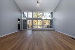 901-17th-concession-west-14-Living-Room