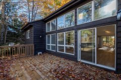 901-17th-concession-west-28-Front-Deck