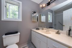 18-Ensuite-Bathroom