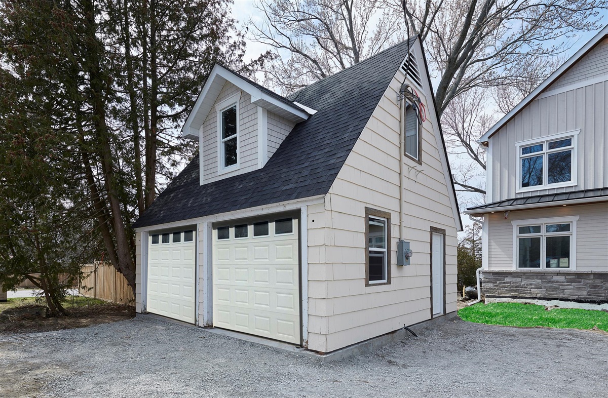 36Detached Garage Barrie Home