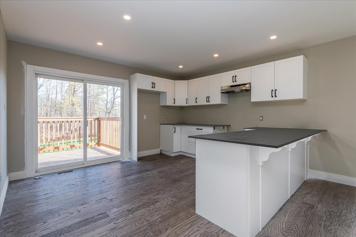 2Virtually Staged Countertop Barrie Home