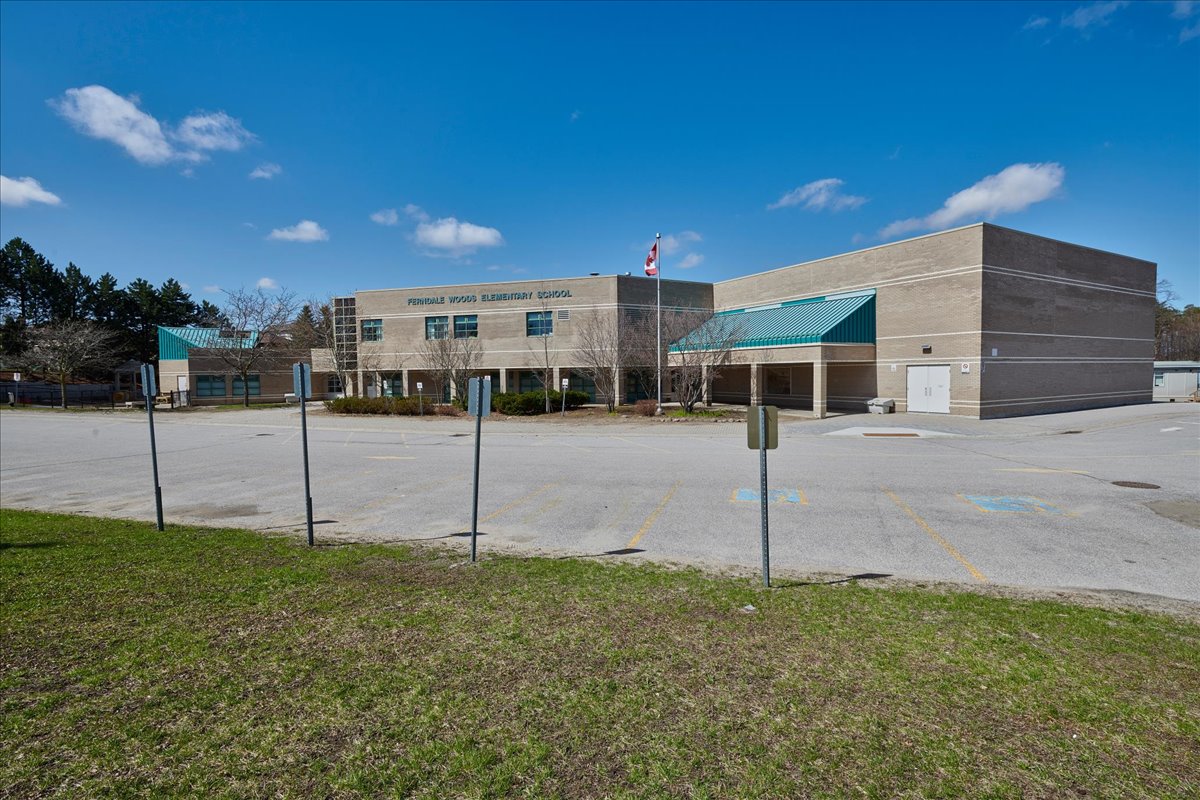 28Ferndale Woods Elementary School Barrie Home